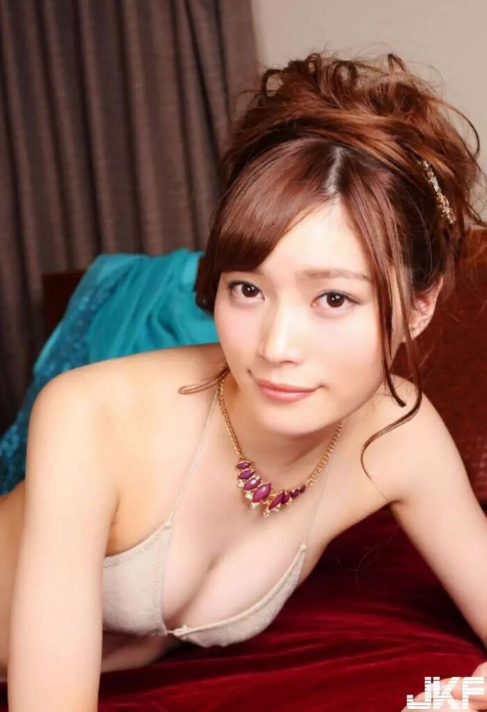 Gravure (100P) by Mizukiro, cosplayed by Maho Hashimoto 52th image