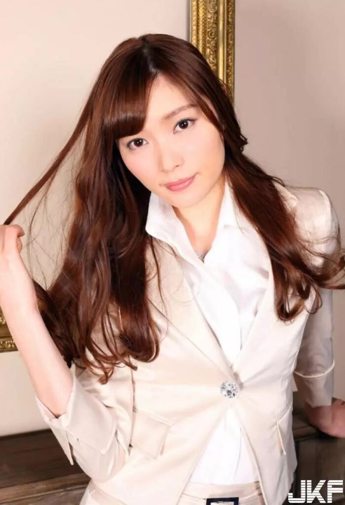 Gravure (100P) by Mizukiro, cosplayed by Maho Hashimoto 82th image