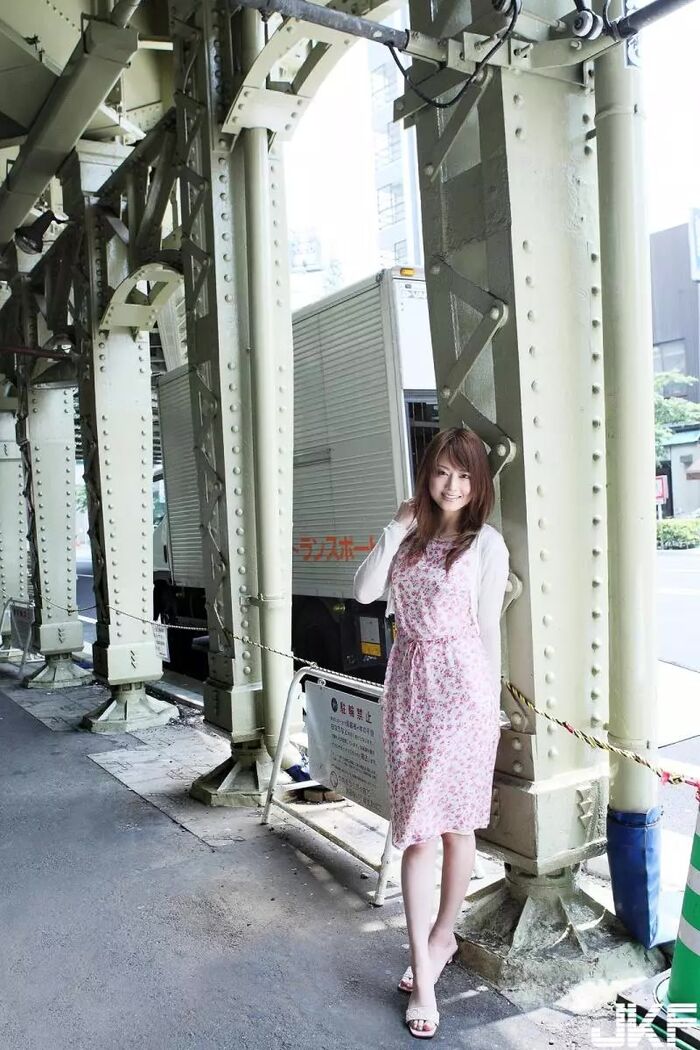 Yoshizawa Akiho, Ami (100P) 4th image