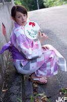 篠崎愛最新画像100枚！プルンプルン揺れるこの爆乳おっぱいに挟んでみたい (100P)