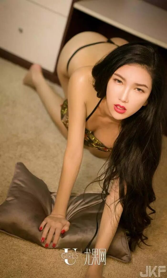 1024.08-半裸美女球球吊帶衫爆乳誘惑寫真 (35P) (35P) 17th image